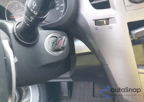 2013 Subaru Outback 2.5I Premium z USA, uszkodzony, nr VIN 4S4BRCCC7D3267299